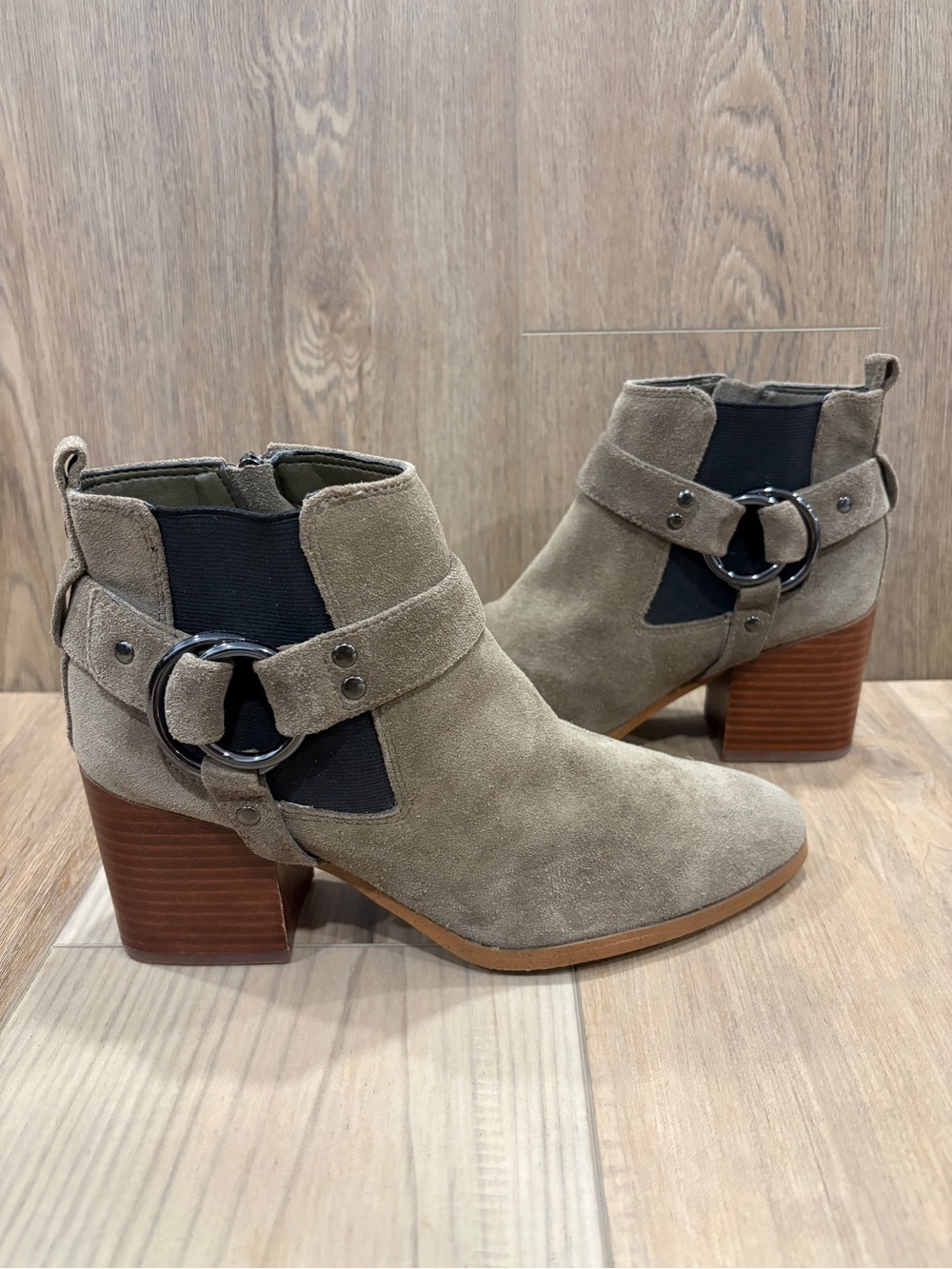 Marc Fisher View Taupe Suede Ankle Harness Pointed Toe Booties size 8 NEW